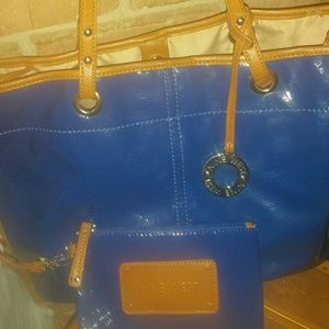 Nine West large bag with wristlet